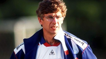 Wenger reencontra o Monaco, clube em que já mostrava o tipo de treinador que se tornaria