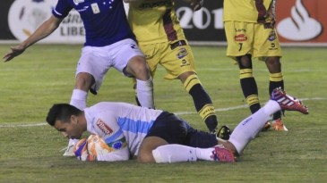 Em um Cruzeiro em obras, Fábio garante a segurança na busca da reconstrução