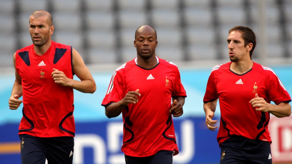 Wiltord, aquele, escapou por pouco do acidente a&eacute;reo que matou tr&ecirc;s atletas franceses