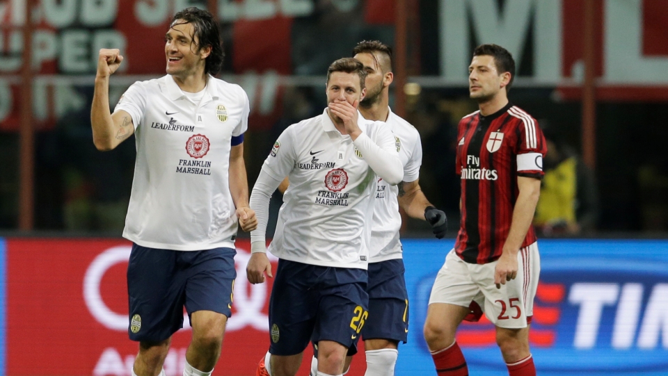 Luca Toni esbanjou categoria e maltratou o Milan com um p&ecirc;nalti de cavadinha