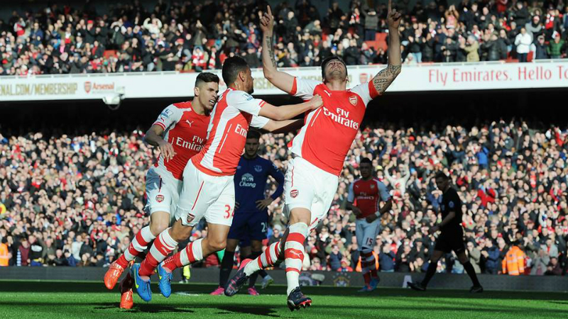 Vencer sem convencer tamb&eacute;m vale, e o Arsenal deu sequ&ecirc;ncia &agrave; ascens&atilde;o contra o Everton