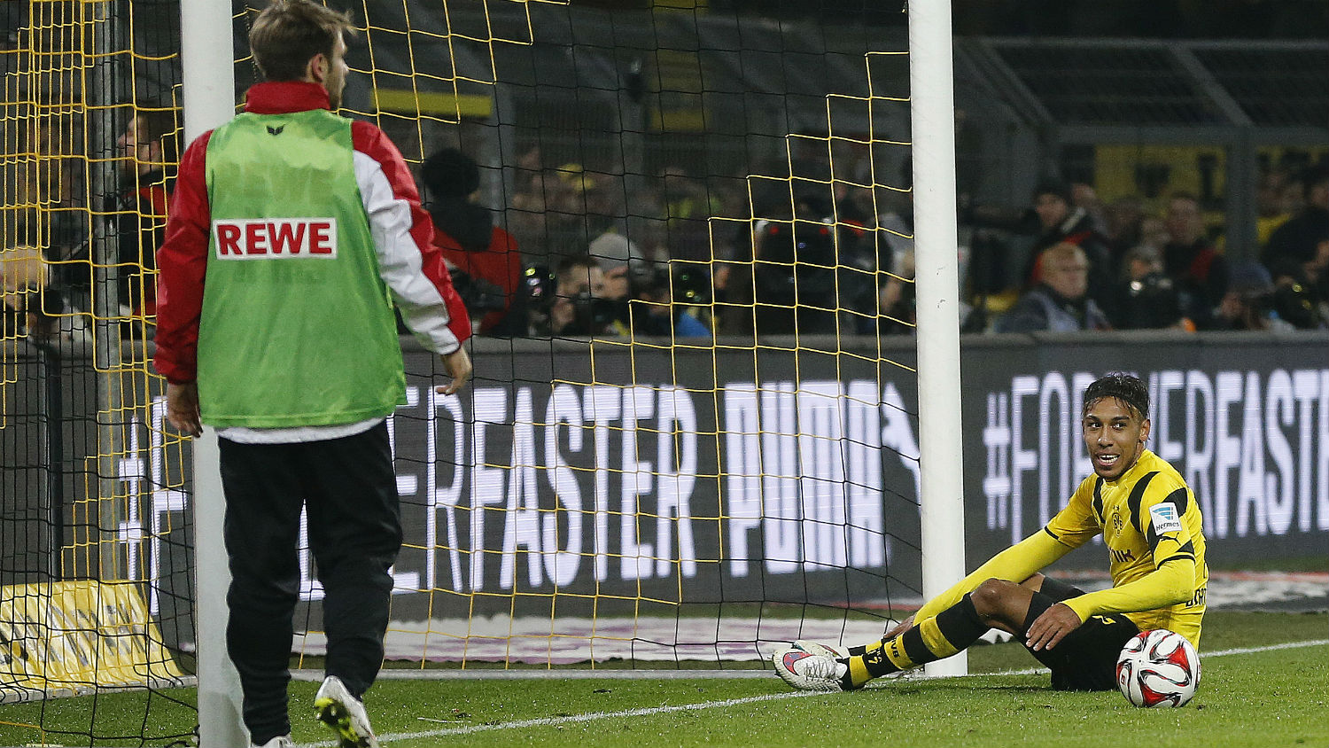Aubameyang tentou dar uma de espertinho, mas n&atilde;o enganou ningu&eacute;m