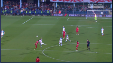 [Atualização] Goleiro russo é atingido por sinalizador em duelo com Montenegro pela Euro