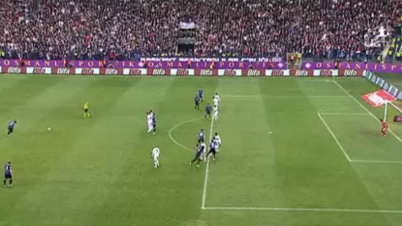 Lembra do Drenthe? Ent&atilde;o olha s&oacute; o gola&ccedil;o de falta que ele fez no Turc&atilde;o