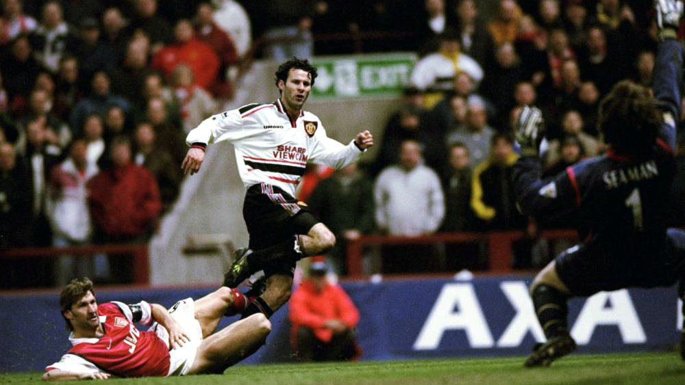 Giggs marca o gol da vit&oacute;ria do Manchester United contra o Arsenal na Copa da Inglaterra de 1999