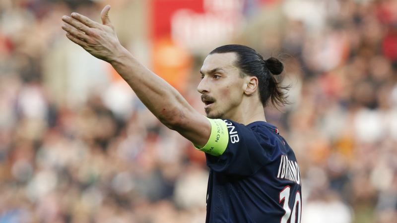 Ibra se irritou tanto com o &aacute;rbitro que acabou ofendendo os franceses