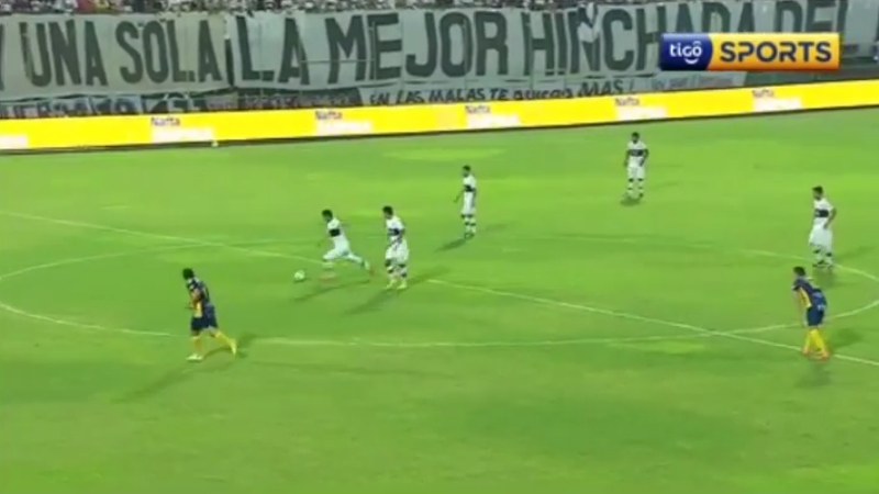 Palmeirense, olha s&oacute; o gola&ccedil;o que Mendieta fez do meio do campo pelo Olimpia