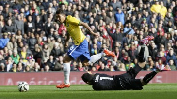 Em jogo de testes no ataque, apenas Firmino aproveitou chance de mostrar seu futebol