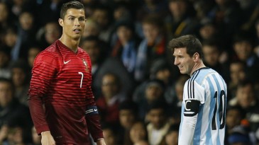 Para revista, C. Ronaldo faz muitos gols, mas os mais importantes são mesmo de Messi