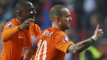 Sneijder e a sorte salvam a Holanda de mais uma derrota nas Eliminatórias da Euro