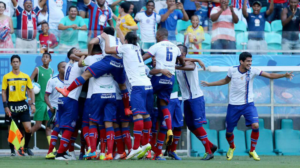 Foi falta? Gol pol&ecirc;mico de Kieza leva o Bahia &agrave;s semis do Nordest&atilde;o &agrave;s custas do Campinense