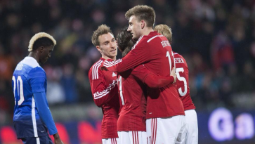 Hat-trick, com direito a golaço da virada aos 46 do 2º tempo: acredite, Bendtner fez tudo isso