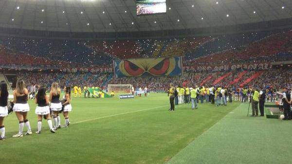Arquibancadas divididas, festa das torcidas: o Nordest&atilde;o teve um cl&aacute;ssico de verdade no Cear&aacute;