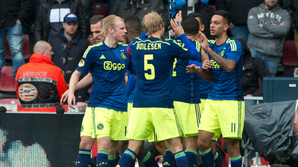 Ajax derruba sequ&ecirc;ncia absurda do PSV em casa, mas ainda est&aacute; longe do t&iacute;tulo