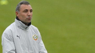 Stoichkov escolheu palavras duras para falar de Van Gaal: “Ele é um lixo”