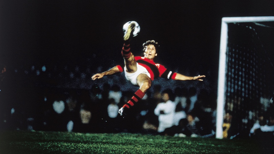 Parab&eacute;ns, Zico: assista a um document&aacute;rio com as maiores genialidades do camisa 10