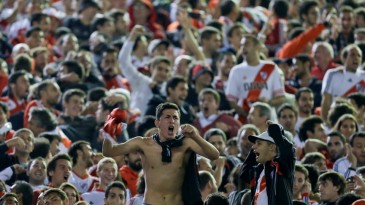 E se os 16 jogos da rodada final da Libertadores acontecessem juntos? Nós simulamos o drama