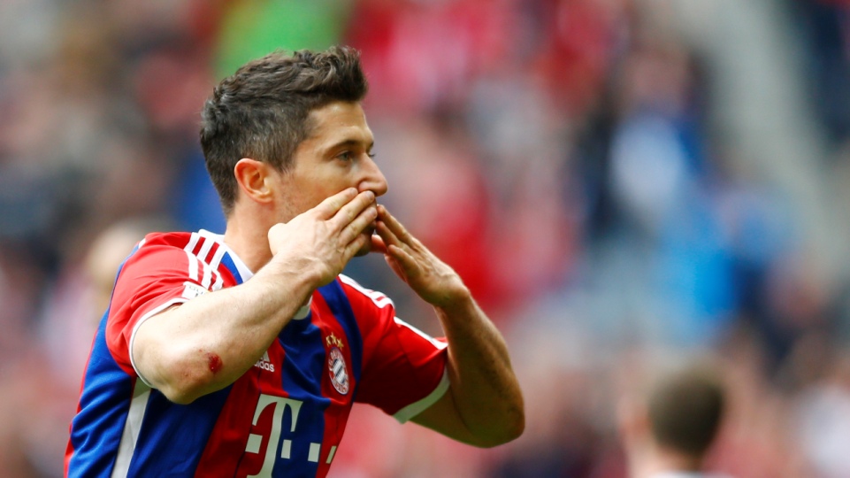 Nove gols em oito rodadas e Lewandowski deslancha no Bayern &ndash; com direito a gola&ccedil;o