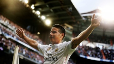 James até fez bater a saudade da Copa com este golaço na vitória do Real