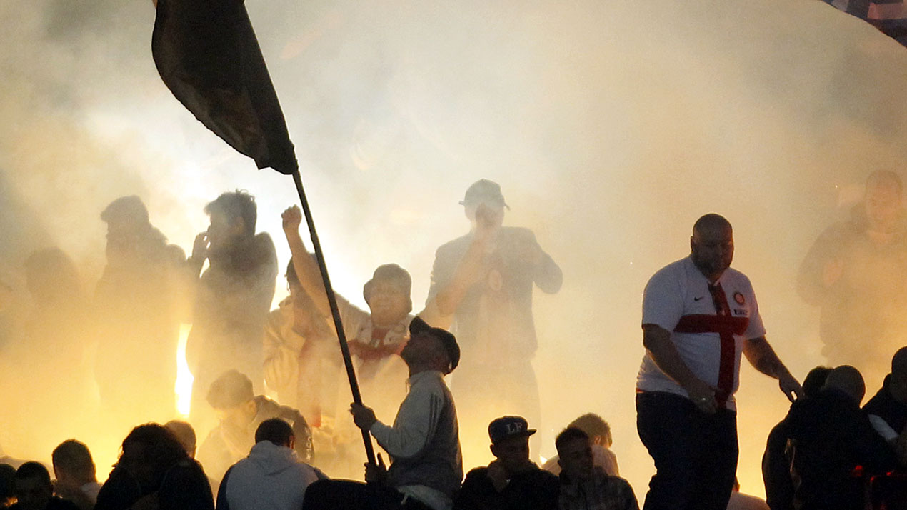 Torcida da Internazionale no cl&aacute;ssico com o Milan (AP Photo/Antonio Calanni)