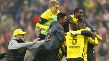 Mkhitaryan, a sorte e a má pontaria do Bayern dão a Klopp a chance de dizer adeus com um título