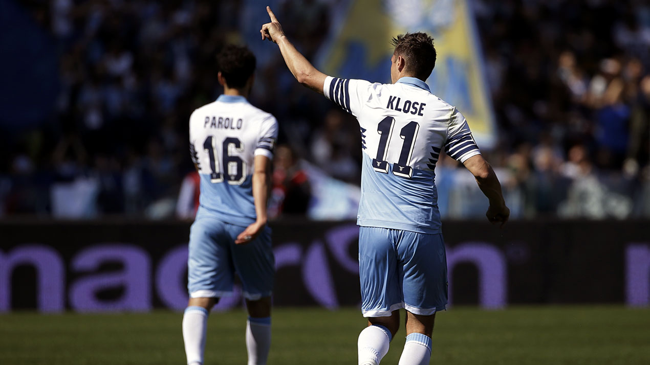 Klose comemora o gol pela Lazio  (AP Photo/Gregorio Borgia)