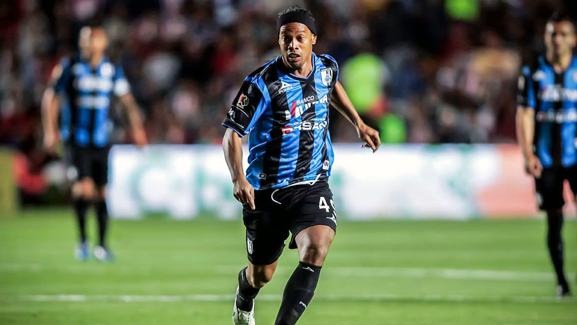 Aposentadoria? Que nada, Ronaldinho quer jogar por muitos anos