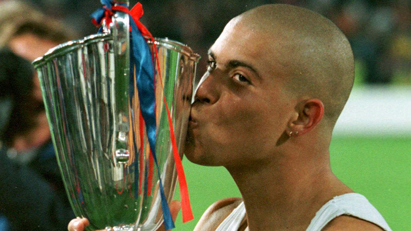 Foi em um Barcelona x PSG que Ronaldo conquistou seu primeiro t&iacute;tulo continental