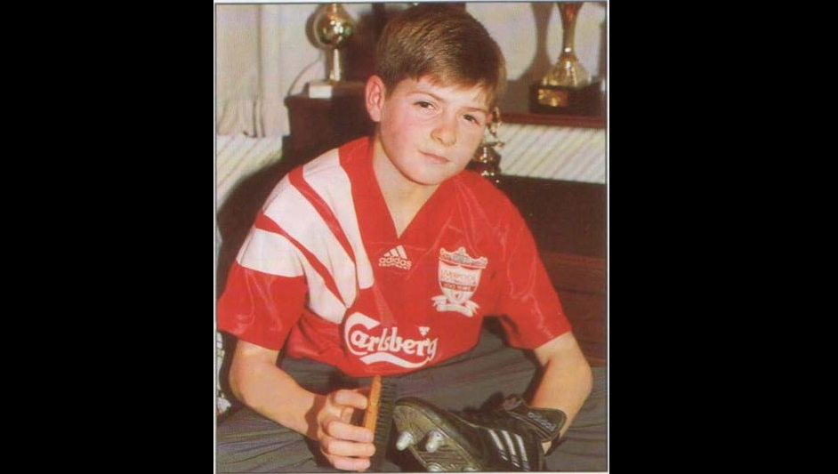 O artigo de jornal que, em 1992, previu Gerrard como uma &ldquo;futura estrela&rdquo; do Liverpool