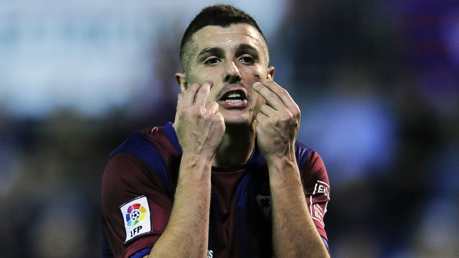 Para se salvar, o &Eacute;ibar torcia por gol do Bar&ccedil;a ou do Depor no Camp Nou. Caiu com o empate