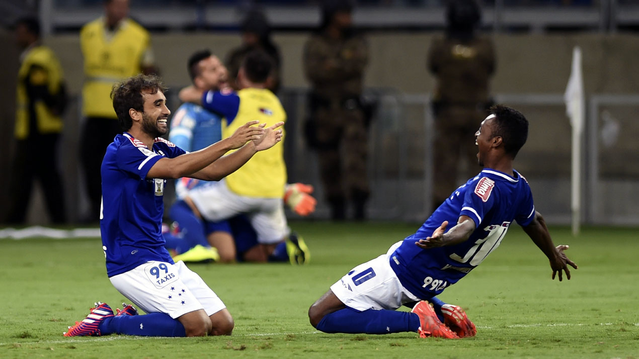 A sobreviv&ecirc;ncia de Cruzeiro e Inter e as quedas de Galo, S&atilde;o Paulo e Corinthians na Libertadores
