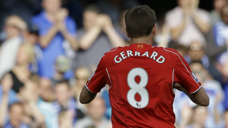 Gerrard teve possivelmente seu &uacute;ltimo grande momento na Premier League contra o Chelsea