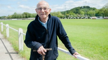 Este senhor ofereceu todas suas economias para salvar seu amor: um time da nona divisão inglesa