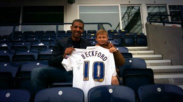 História do garoto que teve camisa do Preston roubada teve um final bastante feliz