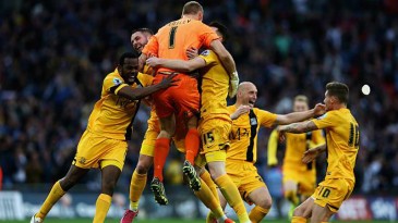 Southend marca nos acréscimos da prorrogação, e goleiro azarado vira herói do acesso nos pênaltis