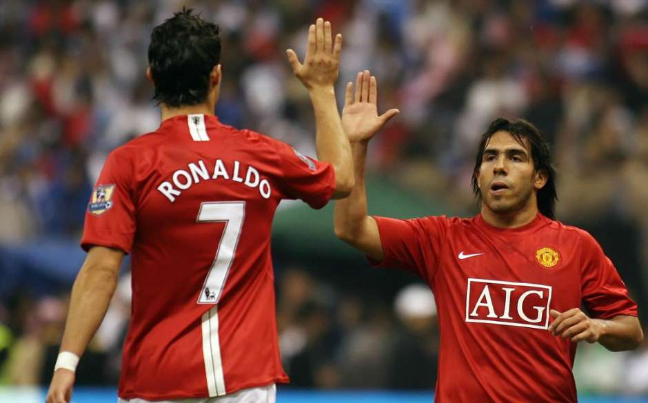 carlos-tevez-and-cristiano-ronaldo-manchester-united-2008_i6f5ax5afsyn1mao23lh27cxh