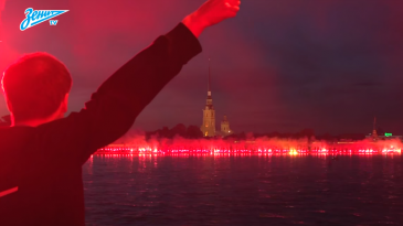 Torcida do Zenit acendeu o cais de São Petersburgo em festa espetacular pelo aniversário do clube