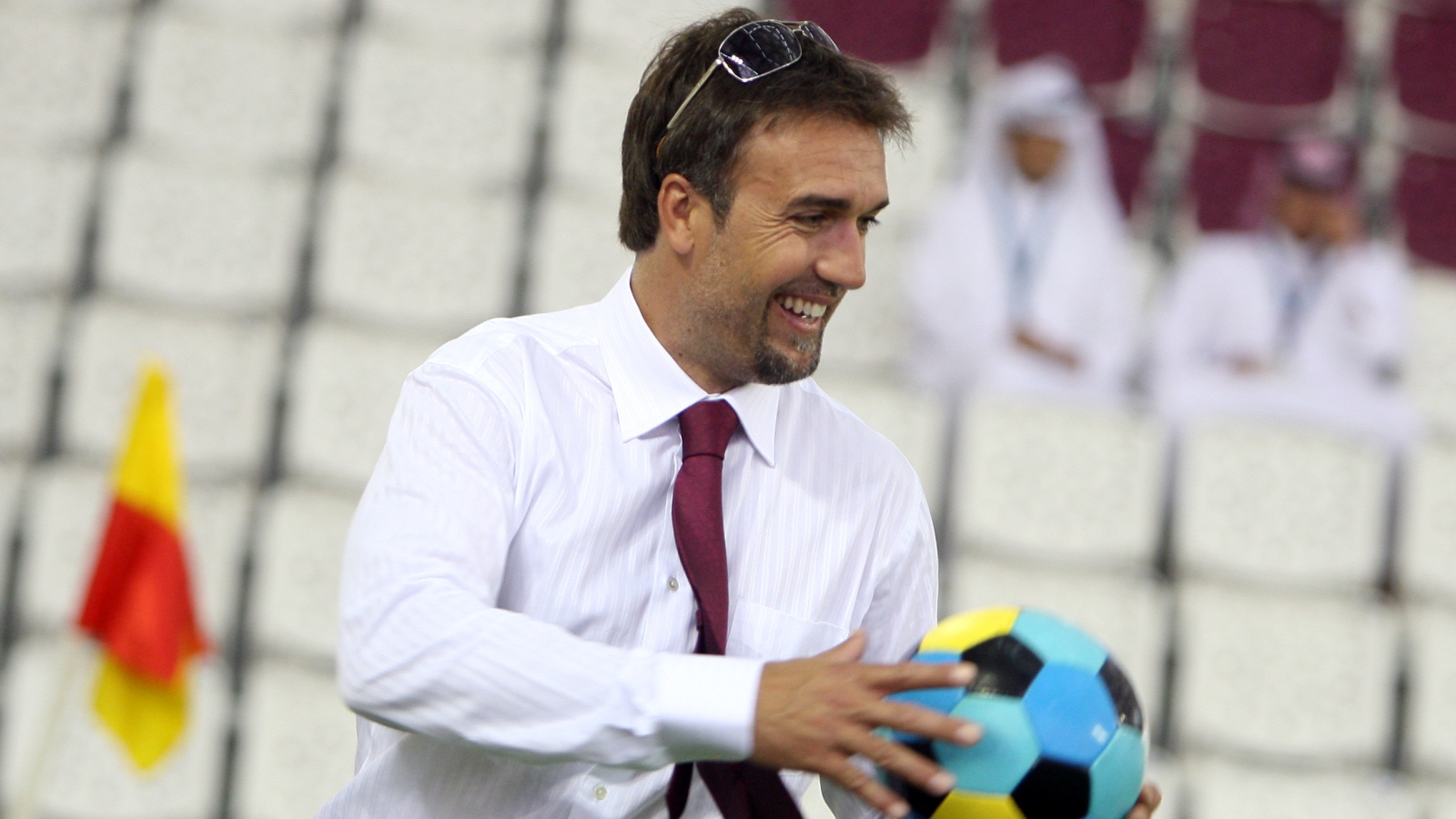 N&atilde;o se preocupe: Batistuta est&aacute; bem, e at&eacute; continua batendo a sua bolinha