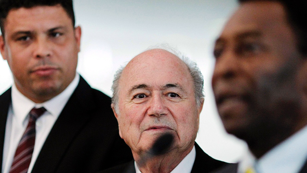 Pel&eacute; &eacute; apenas um cordeirinho. O problema de verdade &eacute; Ronaldo