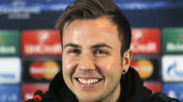 Torcedor quebrou controle após Götze virtual perder pênalti, e verdadeiro Götze lhe deu outro