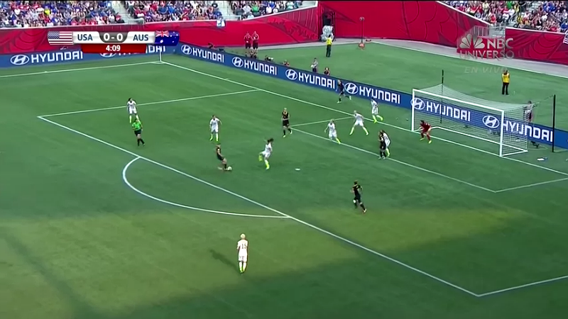 Quem acha que n&atilde;o existe boa goleira n&atilde;o viu essa defesa&ccedil;a da Hope Solo