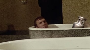 Nesta propaganda, os ingleses vivem o delírio de ganhar todos os campeonatos que disputam