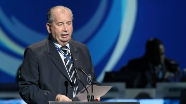 O poder de Burzaco na AFA o permitia mudar horários dos jogos com aval de Grondona