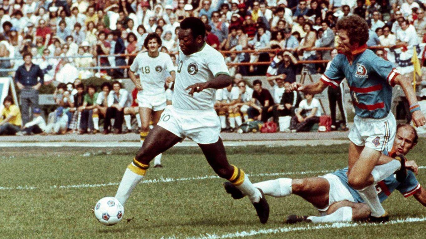Em 1975, Pel&eacute; estreava pelo Cosmos e fazia americanos amarem o futebol