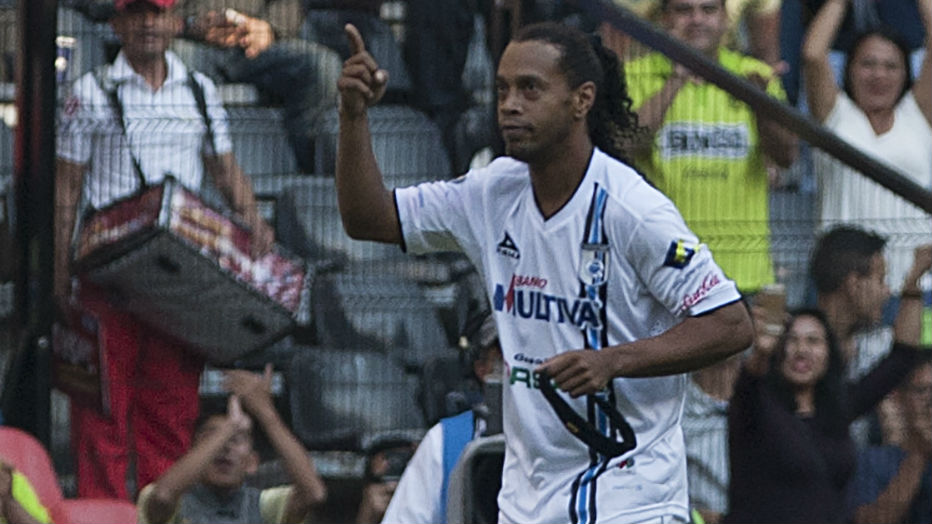 [V&iacute;deo] Grandes jogadas n&atilde;o faltaram na passagem de Ronaldinho pelo Quer&eacute;taro