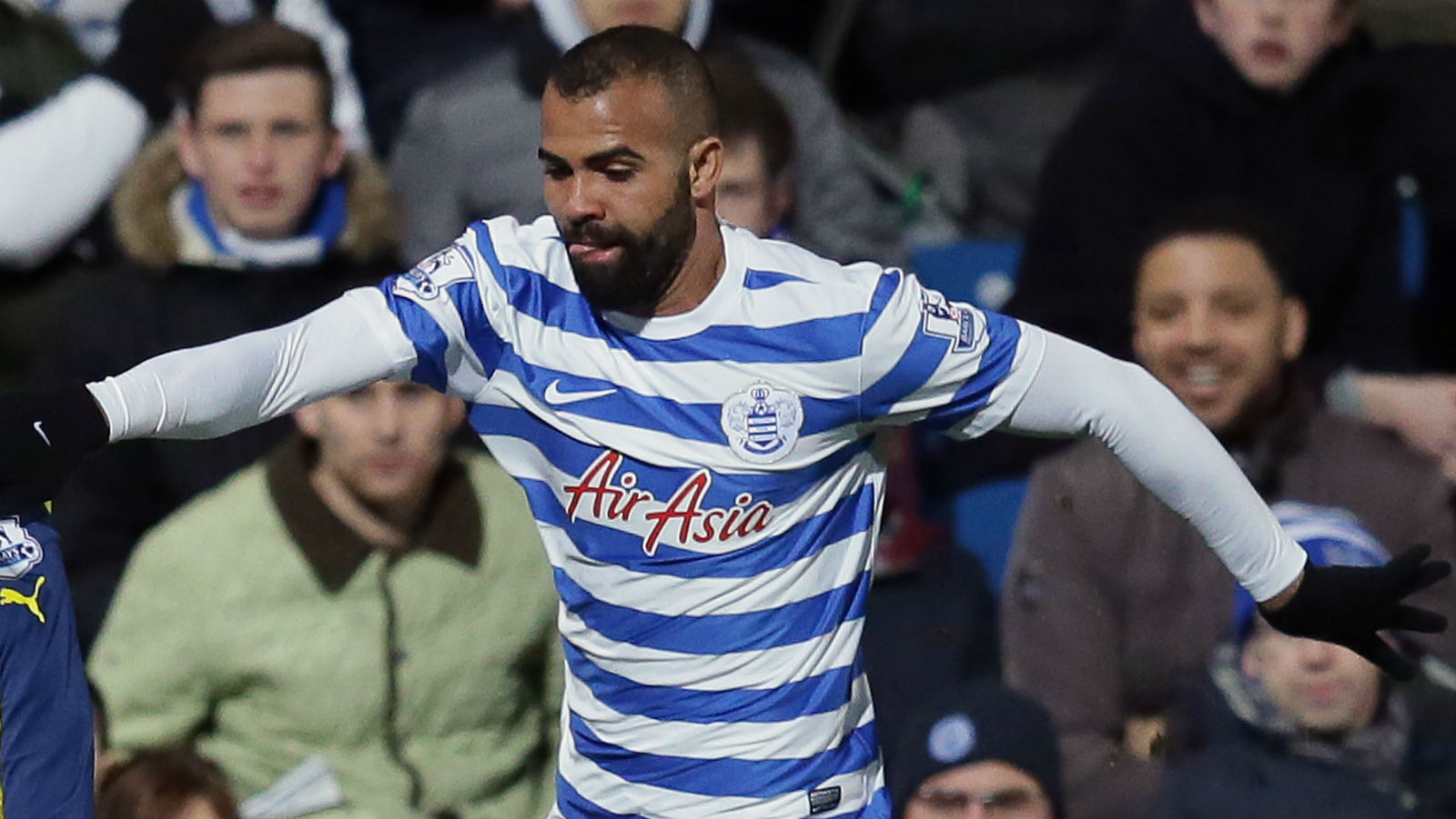 Sandro n&atilde;o tinha licen&ccedil;a de trabalho para defender o QPR e fica com futuro em xeque