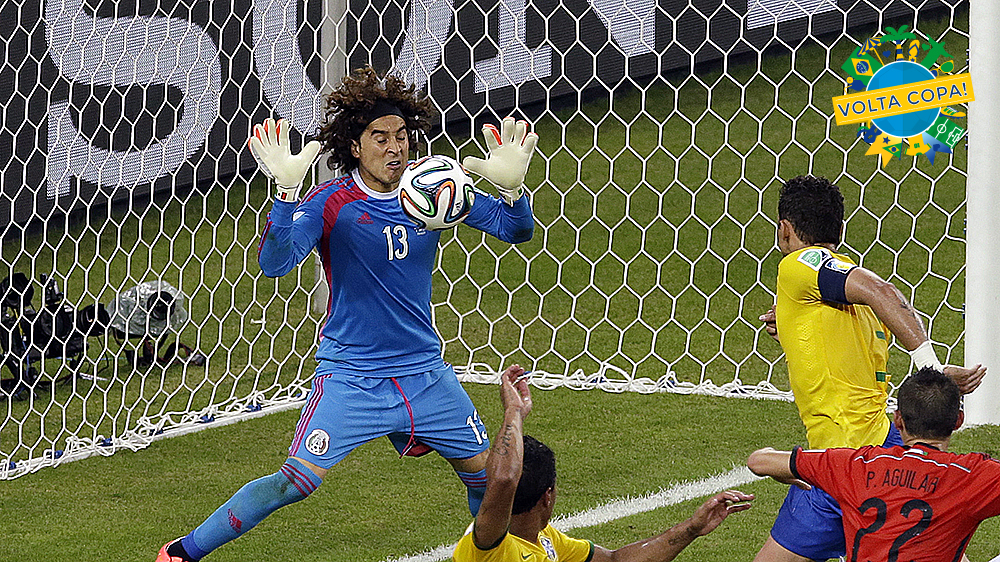 [Copa 2014, um ano] Mexicanos seguram Brasil no grito e Ochoa dentro de campo