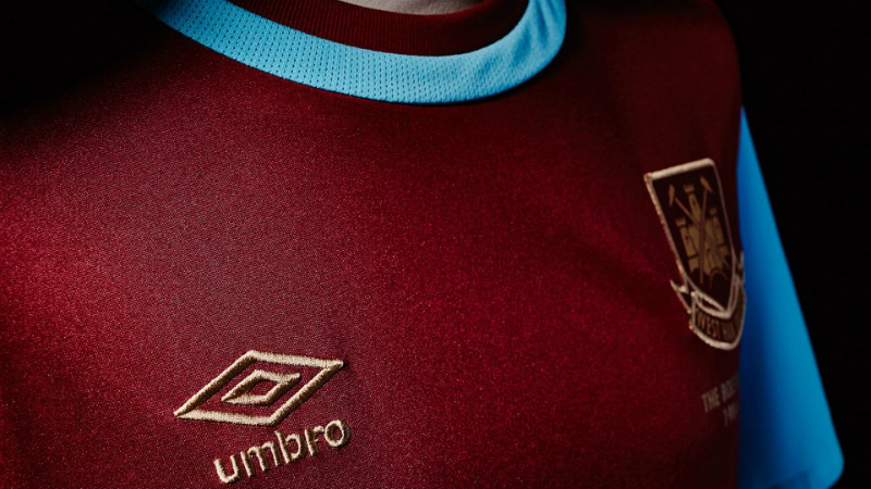 [Galeria] Nova camisa do West Ham homenageia o Boleyn Ground e est&aacute; fant&aacute;stica