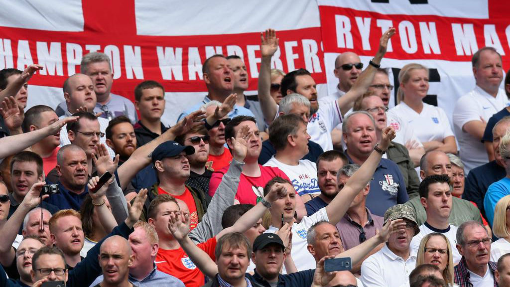 Ingleses provocam irlandeses no reencontro em Dublin: &ldquo;Blatter pagou pelo seu est&aacute;dio&rdquo;