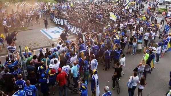 Vit&oacute;ria da B&oacute;snia sobre Israel teve gritos de torcida e manifesta&ccedil;&atilde;o pela causa palestina